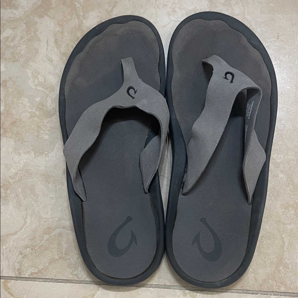 OluKai Gray Thong Sandals - Men's Casual Flip Flops  like new worn once - Picture 2 of 3